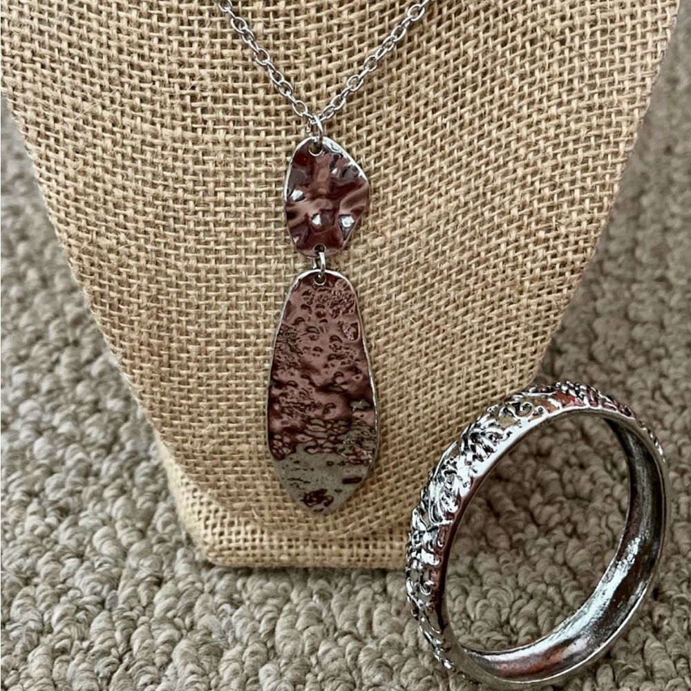Necklace and Bangle Set